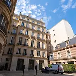 Chic Monceau Retreat